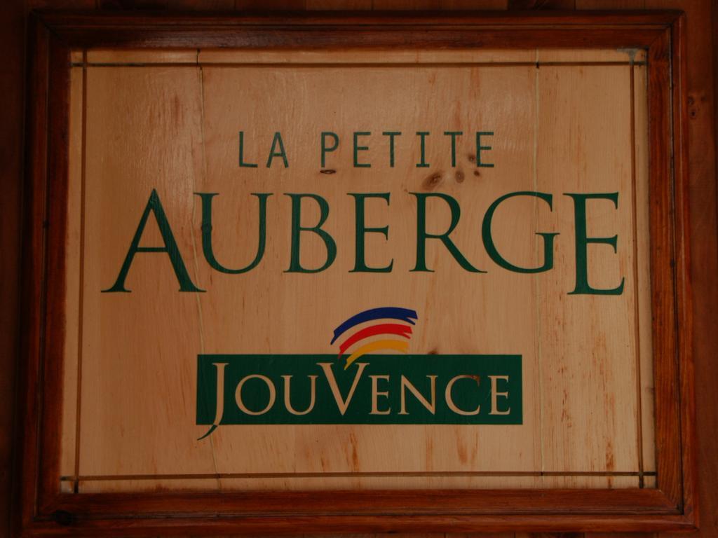 La Petite Auberge De Jouvence Magog Exterior foto